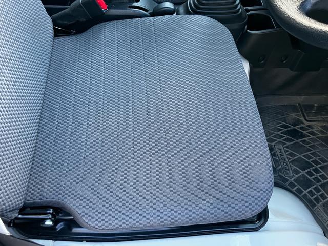 ハイゼットトラック エクストラ ワンオーナー 4WD 5速MT CD ミュージックプレイヤー接続可 LEDヘッドライト キーレスエントリー 作業灯 記録簿 エアコン パワーステアリング パワーウィンドウ 運転席・助手席エアバック(18枚目)