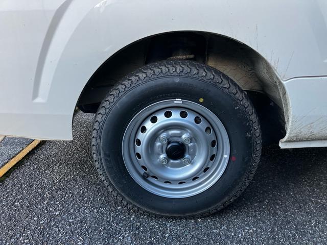 ハイゼットトラック エクストラ ワンオーナー 4WD 5速MT CD ミュージックプレイヤー接続可 LEDヘッドライト キーレスエントリー 作業灯 記録簿 エアコン パワーステアリング パワーウィンドウ 運転席・助手席エアバック(27枚目)