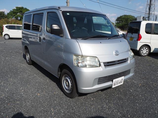 ライトエースバン GL リアベッドキット付き 車中泊 キャンプ ナビ Bluetooth接続 バックカメラ 社外LEDヘッドライト ユーザー買取 点検整備付き(4枚目)