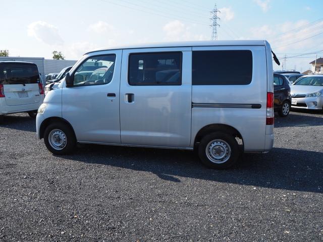 ライトエースバン GL リアベッドキット付き 車中泊 キャンプ ナビ Bluetooth接続 バックカメラ 社外LEDヘッドライト ユーザー買取 点検整備付き(9枚目)