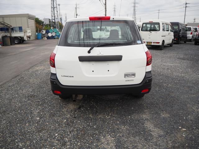 ランサーカーゴ １６Ｍ　商用バン　元公用車　キーレス　ＥＴＣ　電動格納ミラー　ラジオ　前席パワーウィンドウ　ディーラー記録簿付　スタットレスタイヤ付　１００Ｖ電源　助手席テーブル　車検整備付（7枚目）