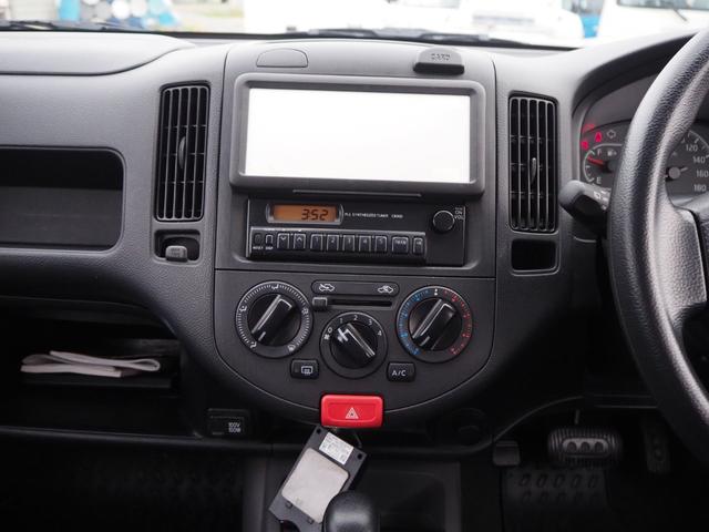 ランサーカーゴ １６Ｍ　商用バン　元公用車　キーレス　ＥＴＣ　電動格納ミラー　ラジオ　前席パワーウィンドウ　ディーラー記録簿付　スタットレスタイヤ付　１００Ｖ電源　助手席テーブル　車検整備付（12枚目）