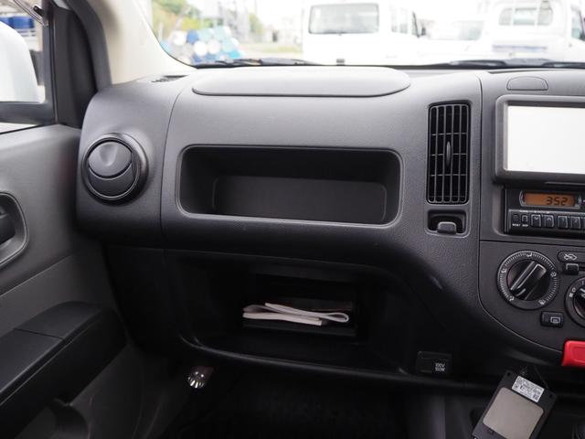 ランサーカーゴ １６Ｍ　商用バン　元公用車　キーレス　ＥＴＣ　電動格納ミラー　ラジオ　前席パワーウィンドウ　ディーラー記録簿付　スタットレスタイヤ付　１００Ｖ電源　助手席テーブル　車検整備付（13枚目）