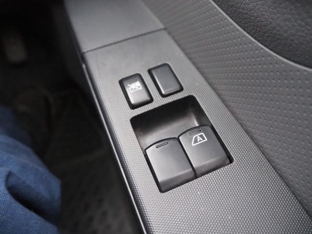 ランサーカーゴ １６Ｍ　商用バン　元公用車　キーレス　ＥＴＣ　電動格納ミラー　ラジオ　前席パワーウィンドウ　ディーラー記録簿付　スタットレスタイヤ付　１００Ｖ電源　助手席テーブル　車検整備付（16枚目）