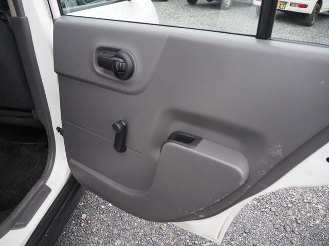 ランサーカーゴ １６Ｍ　商用バン　元公用車　キーレス　ＥＴＣ　電動格納ミラー　ラジオ　前席パワーウィンドウ　ディーラー記録簿付　スタットレスタイヤ付　１００Ｖ電源　助手席テーブル　車検整備付（38枚目）