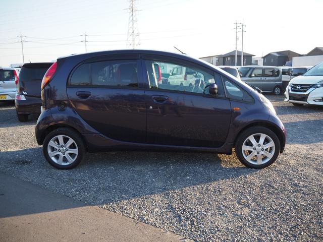 アイ Ｔ　ターボ　ミッドシップエンジン　スマートキー　オートライト　オートエアコン　ＨＩＤヘッドライト　アルミホイール　ブラック内装　ワンセグＴＶブルートゥース接続付きナビ　バックカメラ　車検整備付（5枚目）