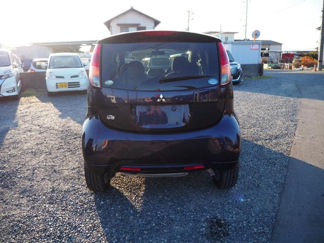 アイ Ｔ　ターボ　ミッドシップエンジン　スマートキー　オートライト　オートエアコン　ＨＩＤヘッドライト　アルミホイール　ブラック内装　ワンセグＴＶブルートゥース接続付きナビ　バックカメラ　車検整備付（7枚目）