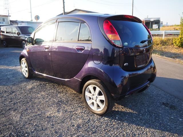 アイ Ｔ　ターボ　ミッドシップエンジン　スマートキー　オートライト　オートエアコン　ＨＩＤヘッドライト　アルミホイール　ブラック内装　ワンセグＴＶブルートゥース接続付きナビ　バックカメラ　車検整備付（8枚目）