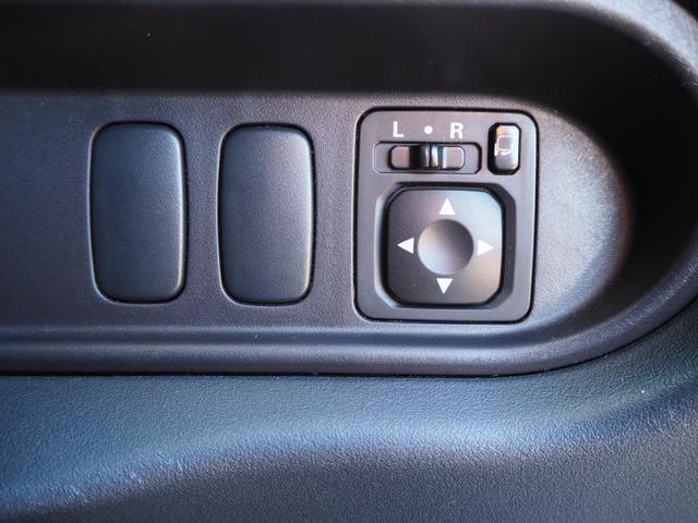 アイ Ｔ　ターボ　ミッドシップエンジン　スマートキー　オートライト　オートエアコン　ＨＩＤヘッドライト　アルミホイール　ブラック内装　ワンセグＴＶブルートゥース接続付きナビ　バックカメラ　車検整備付（19枚目）