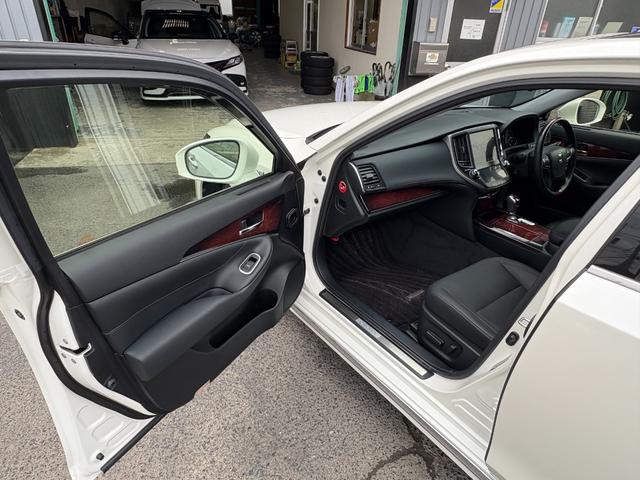 クラウンマジェスタ Ｆバージョン　ワンオーナー／純正ナビフルセグＴＶ／ブラインドスポットモニター／前後席シートヒーター／ベンチレーション（運転席・助手席）／パワーシート／リアウィンドウ電動シェード／全ドアイージークローザー／サンルーフ（22枚目）