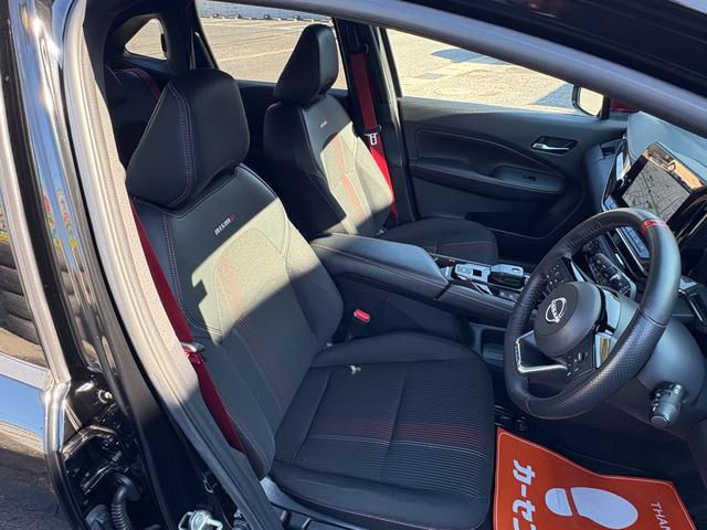 オーラ ニスモ インテリジェントアラウンドビューモニター/インテリジェントルームミラー/日産コネクト/プロパイロット/クリアランスソナー/前席シートヒーター/ステアリングヒーター/ブラインドスポットモニター/ETC(11枚目)