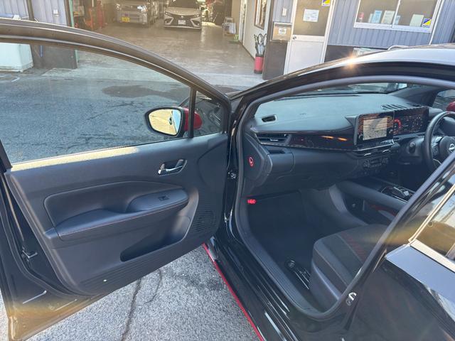 オーラ ニスモ インテリジェントアラウンドビューモニター/インテリジェントルームミラー/日産コネクト/プロパイロット/クリアランスソナー/前席シートヒーター/ステアリングヒーター/ブラインドスポットモニター/ETC(20枚目)