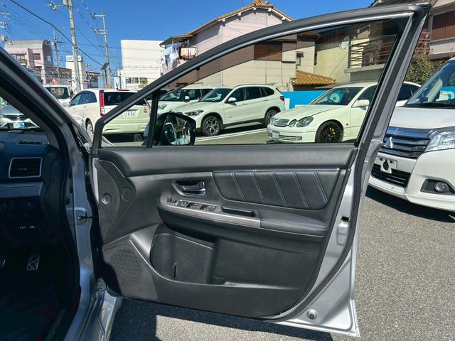 レヴォーグ 1.6GT-Sアイサイト 純正ナビ/TV/バックカメラ/ETC/パワーシート/衝突軽減/レーンアシスト/純正アルミ(19枚目)