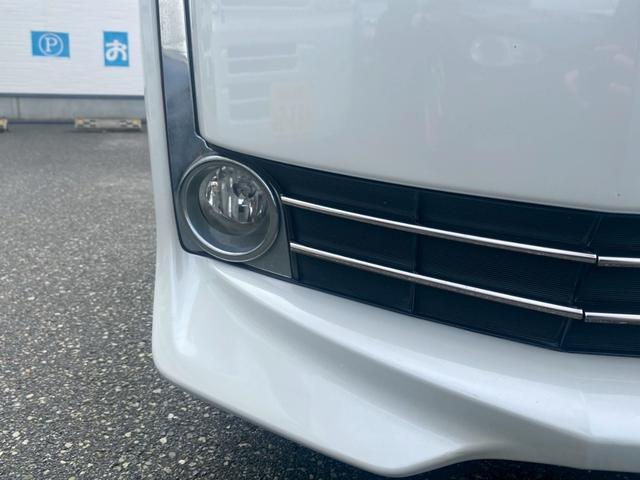 ヴォクシー ハイブリッドＶ　純正９インチナビ／ＴＶ／Ｂｌｕｅｔｏｏｔｈ／バックカメラ／両側パワースライドドア／フリップダウンモニター／純正アルミ／クルーズコントロール／ＥＴＣ／シートヒーター／セーフティーセンス（16枚目）