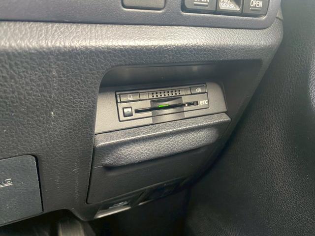 ヴォクシー ハイブリッドＶ　純正９インチナビ／ＴＶ／Ｂｌｕｅｔｏｏｔｈ／バックカメラ／両側パワースライドドア／フリップダウンモニター／純正アルミ／クルーズコントロール／ＥＴＣ／シートヒーター／セーフティーセンス（37枚目）