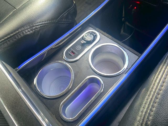 ヴォクシー ハイブリッドＶ　純正９インチナビ／ＴＶ／Ｂｌｕｅｔｏｏｔｈ／バックカメラ／両側パワースライドドア／フリップダウンモニター／純正アルミ／クルーズコントロール／ＥＴＣ／シートヒーター／セーフティーセンス（45枚目）