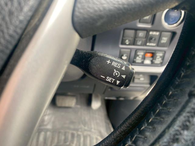 ヴォクシー ハイブリッドＶ　純正９インチナビ／ＴＶ／Ｂｌｕｅｔｏｏｔｈ／バックカメラ／両側パワースライドドア／フリップダウンモニター／純正アルミ／クルーズコントロール／ＥＴＣ／シートヒーター／セーフティーセンス（51枚目）