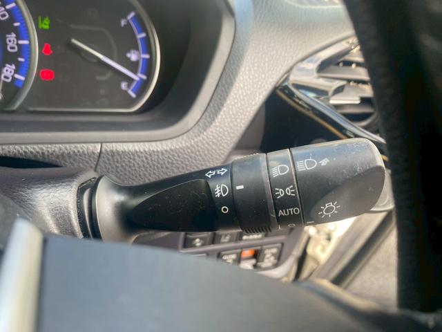 ヴォクシー ハイブリッドＶ　純正９インチナビ／ＴＶ／Ｂｌｕｅｔｏｏｔｈ／バックカメラ／両側パワースライドドア／フリップダウンモニター／純正アルミ／クルーズコントロール／ＥＴＣ／シートヒーター／セーフティーセンス（55枚目）