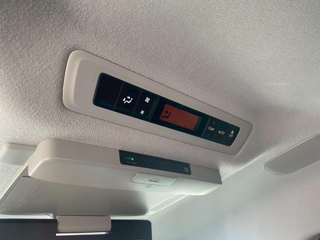 ヴォクシー ハイブリッドＶ　純正９インチナビ／ＴＶ／Ｂｌｕｅｔｏｏｔｈ／バックカメラ／両側パワースライドドア／フリップダウンモニター／純正アルミ／クルーズコントロール／ＥＴＣ／シートヒーター／セーフティーセンス（59枚目）