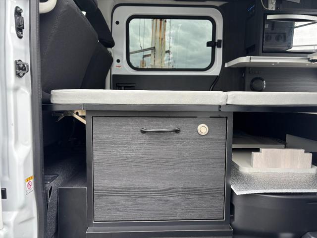 アトレー RS 2名登録 大型収納 リチウム400Ah 12Vクーラー 2000Wインバーター 電子レンジ リヤTV 走行充電 外部充電 10インチナビ リヤショック交換 シャシー防錆塗装 対面レイアウト(60枚目)