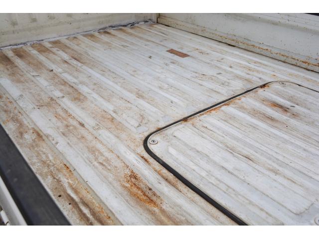 サンバートラック TC 新品タイヤ 4WD 5MT エアコン パワステ(12枚目)