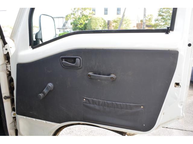 サンバートラック TC 新品タイヤ 4WD 5MT エアコン パワステ(18枚目)