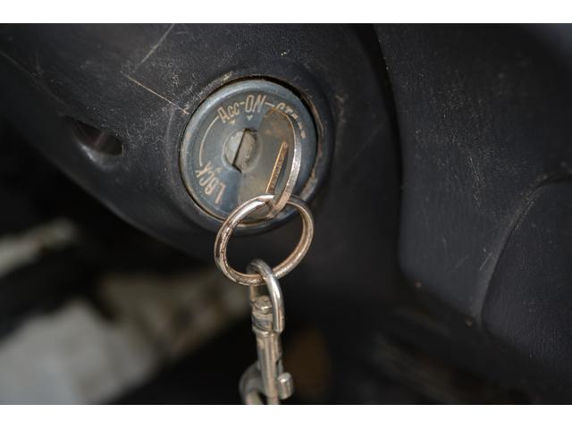 サンバートラック TC 新品タイヤ 4WD 5MT エアコン パワステ(26枚目)