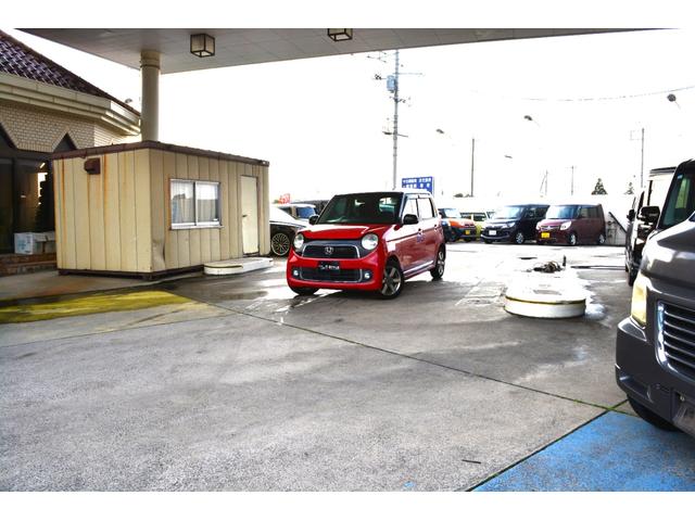 N-ONE プレミアム ツアラー 新品タイヤ 社外ナビ フルセグ Bluetooth スマートキー オートエアコン(4枚目)