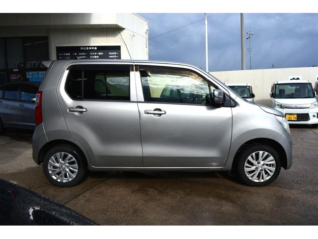 ワゴンＲ ＦＸリミテッド　新品タイヤ　４ＷＤ　スマートキー　プッシュスタート　オートエアコン（8枚目）