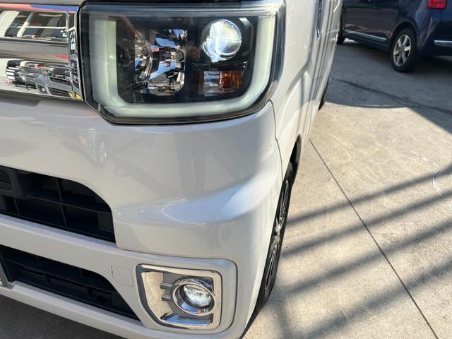 ＨＩＤやハロゲンライトより明るく、寿命も長い【ＬＥＤヘッドライト】です！夜間の視界もグンとよく見え安心です♪歩行者や死角にいる人へのアピールもでき、飛び出しや出会い頭の事故防止にも効果があります！