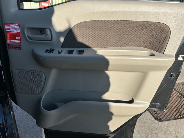 ミニキャブバン ブラボー　ＣＤオーディオ　キーレス　スペアキー　ＥＴＣ　４ＡＴ　電格ミラー　パワーウィンドウ　エアコン　アームレスト　オールテレーンタイヤ　シガーソケット　ヘッドライトレベライザー　車検整備付き（53枚目）