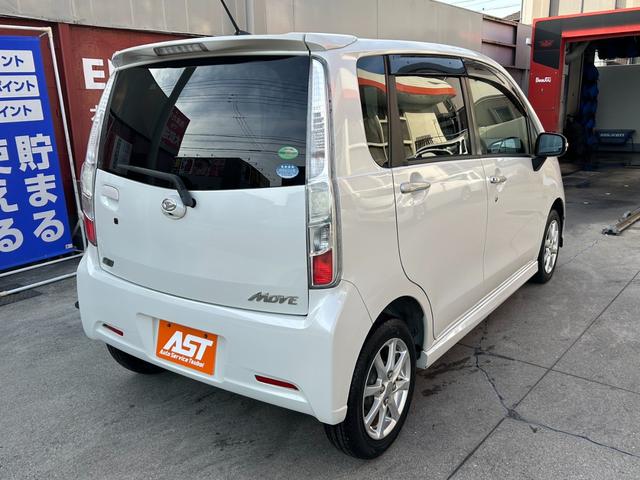 ムーヴ カスタム　Ｘリミテッド　ユーザー買取車　純正ナビ　バックモニター　ワンセグＴＶ　スマートキー　プッシュスタート　ドライブレコーダー　ＨＩＤヘッドライト　オートエアコン　エコアイドル　純正１４インチＡＷ　車検令和９年４月（2枚目）