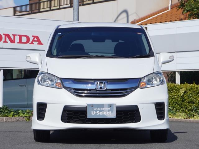 フリード Ｇジャストセレクション　ワンオーナー　ナビ　バックカメラ　ＥＴＣ　６人乗り　片側電動スライドドア　Ｂｌｕｅｔｏｏｔｈ　フルセグＴＶ　ミュージックラック　ＤＶＤ　ＨＩＤヘッドライト　スマートキー　横滑り防止装置　ドアバイザー（9枚目）