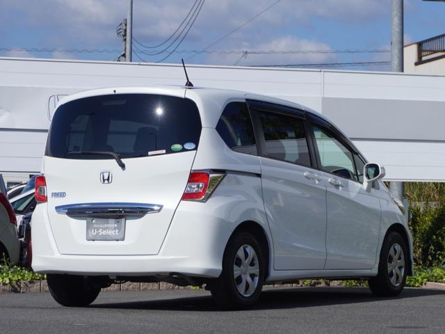 フリード Ｇジャストセレクション　ワンオーナー　ナビ　バックカメラ　ＥＴＣ　６人乗り　片側電動スライドドア　Ｂｌｕｅｔｏｏｔｈ　フルセグＴＶ　ミュージックラック　ＤＶＤ　ＨＩＤヘッドライト　スマートキー　横滑り防止装置　ドアバイザー（14枚目）