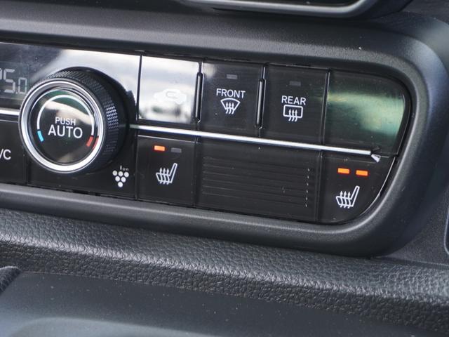 【シートヒーター】エアコンより早く温まってくれるので寒がりの人も快適です。エアコンの温風は乾燥するから苦手、という方にもをおすすめです。