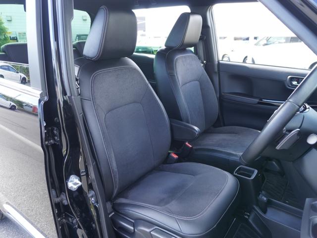 【運転席・助手席】座り心地の良い運転席・助手席です。長時間のドライブの疲れ軽減に貢献します。どうぞ快適なドライブを。