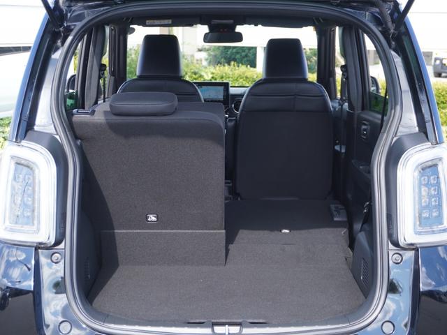 【多彩なシートアレンジ】リアシートを片側倒すと長物も運べます。お近くのホンダカーズ総社までお越しください。