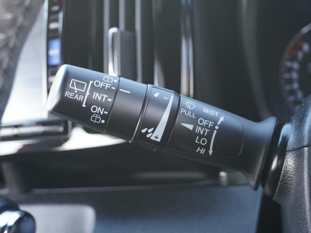 Ｎ－ＯＮＥ プレミアムツアラー　ワンオーナー　純正ナビ　バックカメラ　ＥＴＣ　パドルシフト　Ｂｌｕｅｔｏｏｔｈ　地デジＴＶ　クルーズコントロール　ＨＩＤヘッドライト　１５インチ純正アルミホイール　赤／黒ツートン　オールシーズンマット（55枚目）