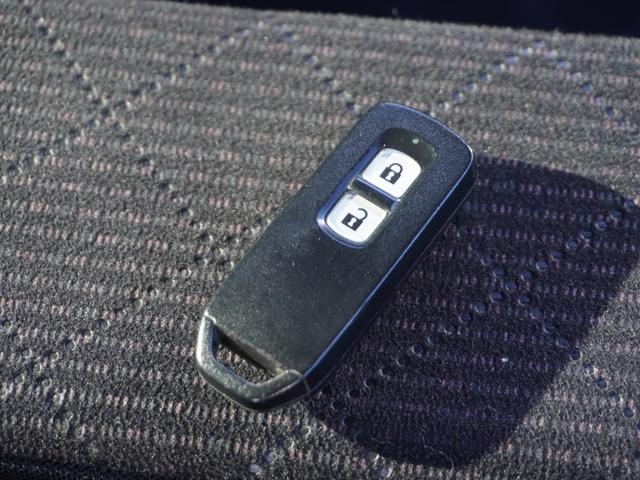 N-ONE プレミアム ワンオーナー バックカメラ ETC オーディオ USB接続端子 HDMI スマートキー プッシュスタート 横滑り防止装置 HIDヘッドライト フォグライト 14インチ純正アルミホイール 横滑防止(20枚目)