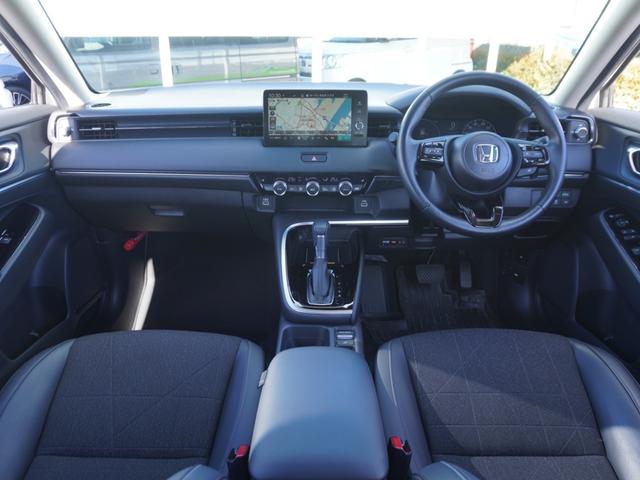 ヴェゼル ｅ：ＨＥＶＺ　ワンオーナー　禁煙車　９インチＨｏｎｄａＣＯＮＮＥＣＴナビ　バックカメラ　ＥＴＣ２．０　障害物センサー　シートヒーター　アダプティブクルーズコントロール　減速セレクター　ワイヤレス充電器　ＴＶ　ＬＤＡ（4枚目）