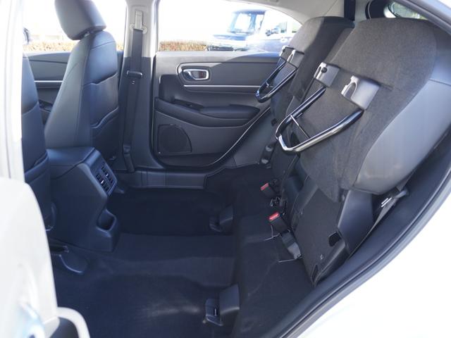 ヴェゼル ｅ：ＨＥＶＺ　ワンオーナー　禁煙車　９インチＨｏｎｄａＣＯＮＮＥＣＴナビ　バックカメラ　ＥＴＣ２．０　障害物センサー　シートヒーター　アダプティブクルーズコントロール　減速セレクター　ワイヤレス充電器　ＴＶ　ＬＤＡ（36枚目）