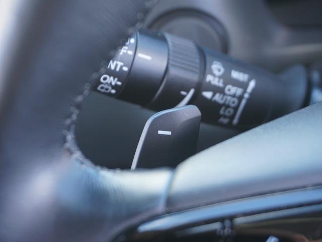 ヴェゼル ｅ：ＨＥＶＺ　ワンオーナー　禁煙車　９インチＨｏｎｄａＣＯＮＮＥＣＴナビ　バックカメラ　ＥＴＣ２．０　障害物センサー　シートヒーター　アダプティブクルーズコントロール　減速セレクター　ワイヤレス充電器　ＴＶ　ＬＤＡ（57枚目）