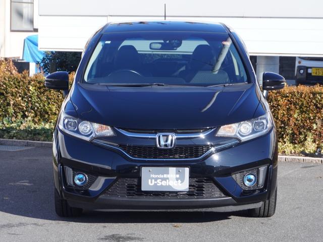 フィットハイブリッド Ｌパッケージ　ワンオーナー　禁煙車　衝突被害軽減ブレーキ　ホンダ純正ナビ　バックカメラ　ＥＴＣ　クルーズコントロール　フルセグＴＶ　スマートキー　プッシュスタート　ＬＥＤヘッドライト　横滑り防止装置　定期点検記録簿（8枚目）