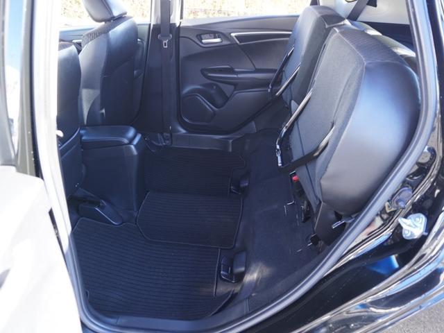 フィットハイブリッド Ｌパッケージ　ワンオーナー　禁煙車　衝突被害軽減ブレーキ　ホンダ純正ナビ　バックカメラ　ＥＴＣ　クルーズコントロール　フルセグＴＶ　スマートキー　プッシュスタート　ＬＥＤヘッドライト　横滑り防止装置　定期点検記録簿（31枚目）