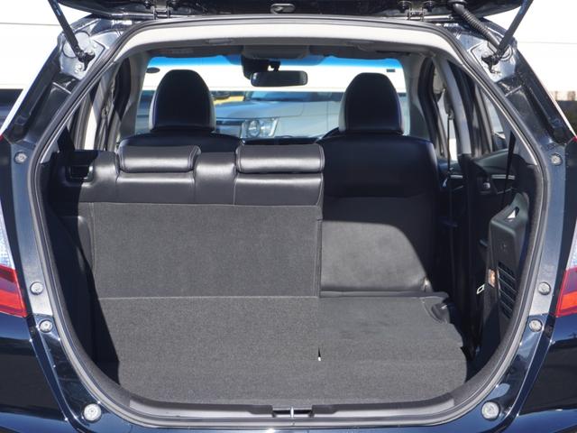 フィットハイブリッド Ｌパッケージ　ワンオーナー　禁煙車　衝突被害軽減ブレーキ　ホンダ純正ナビ　バックカメラ　ＥＴＣ　クルーズコントロール　フルセグＴＶ　スマートキー　プッシュスタート　ＬＥＤヘッドライト　横滑り防止装置　定期点検記録簿（34枚目）