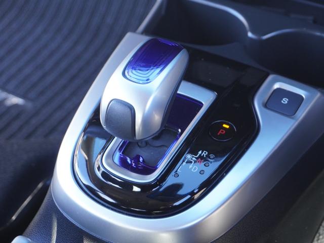 フィットハイブリッド Ｌパッケージ　ワンオーナー　禁煙車　衝突被害軽減ブレーキ　ホンダ純正ナビ　バックカメラ　ＥＴＣ　クルーズコントロール　フルセグＴＶ　スマートキー　プッシュスタート　ＬＥＤヘッドライト　横滑り防止装置　定期点検記録簿（54枚目）