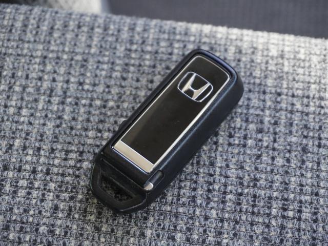 �y�X�}�[�g�L�[�z���������Ă���{�^�������������ŃG���W���n���B�h�A�̎{�����{�^�������������B���͖������Ȃ��l�Ƀ|�P�b�g�ɓ��ꂽ�܂܁B