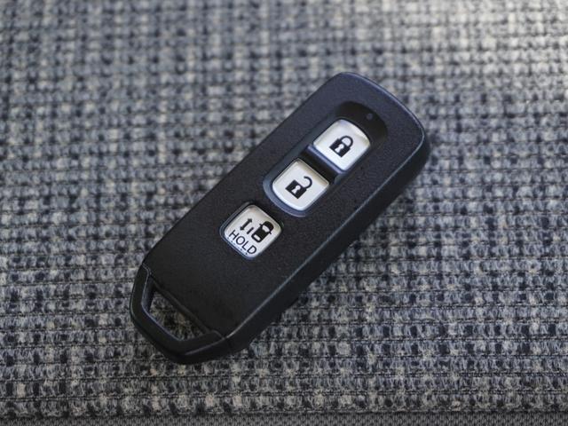 �y�X�}�[�g�L�[�z���������Ă���{�^�������������ŃG���W���n���B�h�A�̎{�����{�^�������������B���͖������Ȃ��l�Ƀ|�P�b�g�ɓ��ꂽ�܂܁B