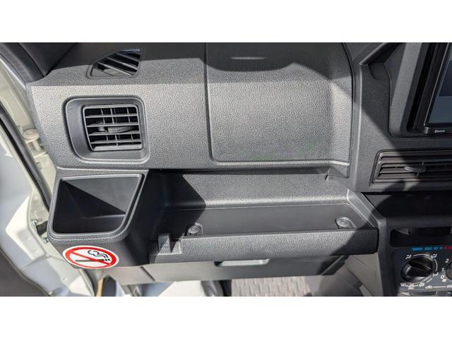 ハイゼットカーゴ ＤＸ　４ＷＤ　禁煙車　カーナビ　ＥＴＣ　スマートアシスト３　オートハイビーム　横滑り装置　キーレスエントリー　パワーウインド　リヤヒーター　オーバーヘッドシェルフ　Ｂｌｕｅｔｏｏｔｈ対応付き（41枚目）
