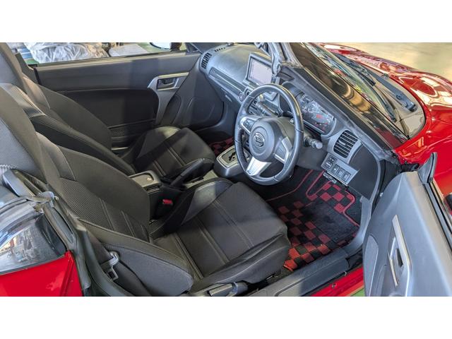 コペン ローブ　電動格納式オープンカー　カーナビ　ＥＴＣ　バックカメラ　スマートキー　プッシュスタート　オートエアコン　ステアリングリモコン　アイドリングストップ　横滑り装置　フォグランプ　アイドリングストップ付き（47枚目）